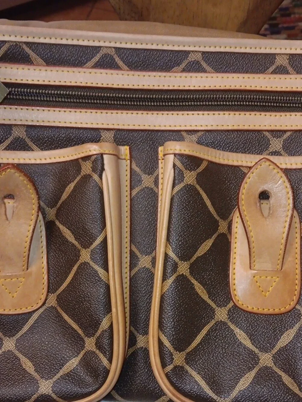 Brown Leather HUNTING WORLD Messenger Bag
